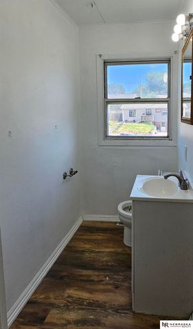 3236 S 39th Street, Omaha, NE 68105