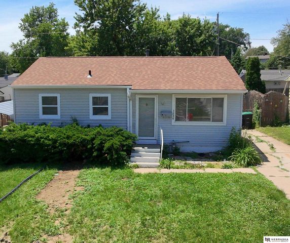 3236 S 39th Street, Omaha, NE 68105
