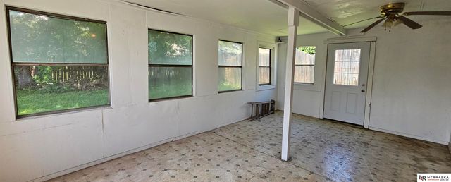 3236 S 39th Street, Omaha, NE 68105