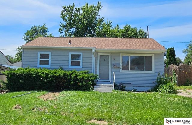 3236 S 39th Street, Omaha, NE 68105