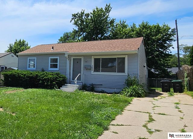 3236 S 39th Street, Omaha, NE 68105