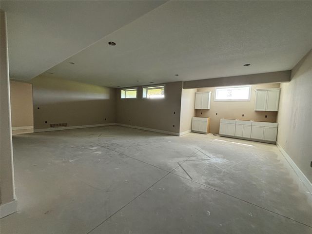 380 NW Ryder Drive, Waukee, IA 50263