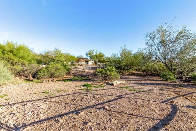 164 S SIXSHOOTER Road, Apache Junction, AZ 85119