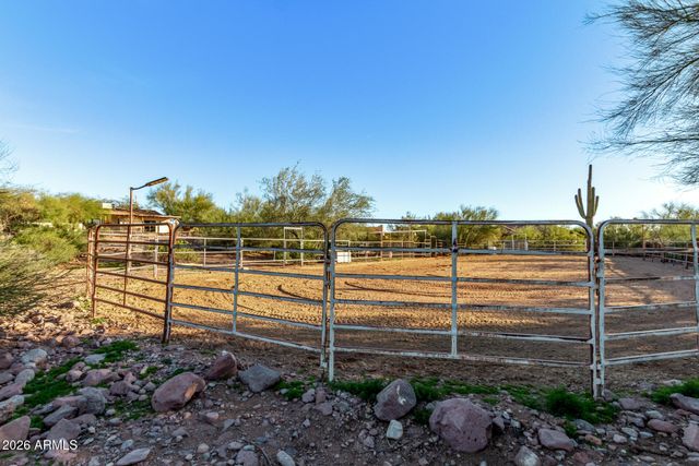 164 S SIXSHOOTER Road, Apache Junction, AZ 85119