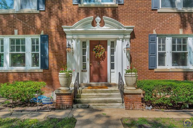 1417 SW College AVE, Topeka, KS 66604