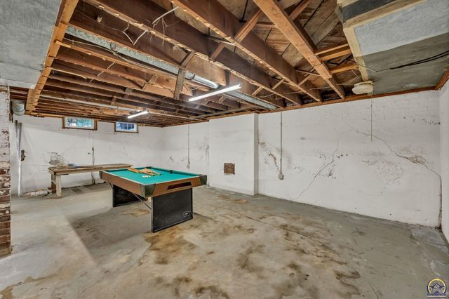 1417 SW College AVE, Topeka, KS 66604