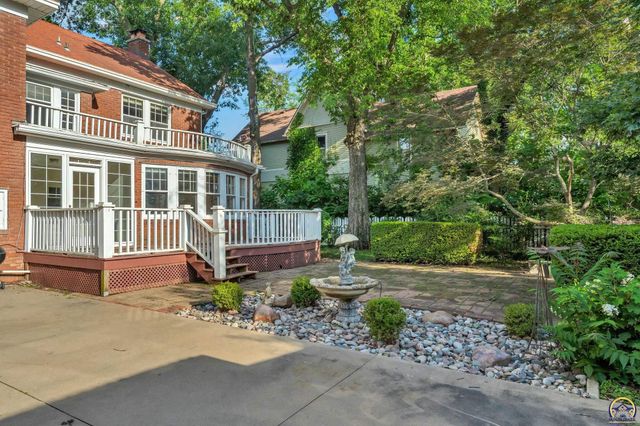 1417 SW College AVE, Topeka, KS 66604