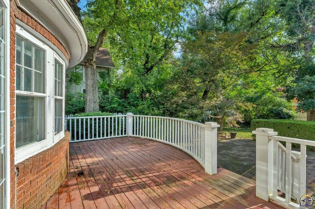1417 SW College AVE, Topeka, KS 66604