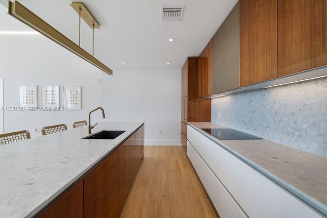 2678 Tigertail Ave 802, Coconut Grove, FL 33133