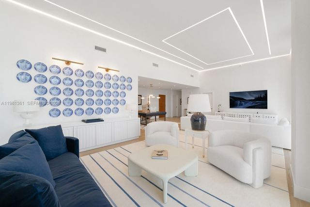 2678 Tigertail Ave 802, Coconut Grove, FL 33133