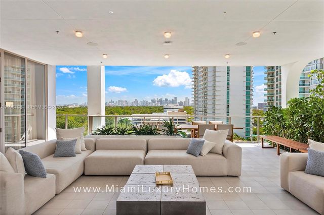 2678 Tigertail Ave 802, Coconut Grove, FL 33133