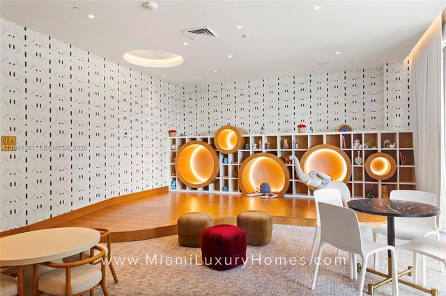 2678 Tigertail Ave 802, Coconut Grove, FL 33133