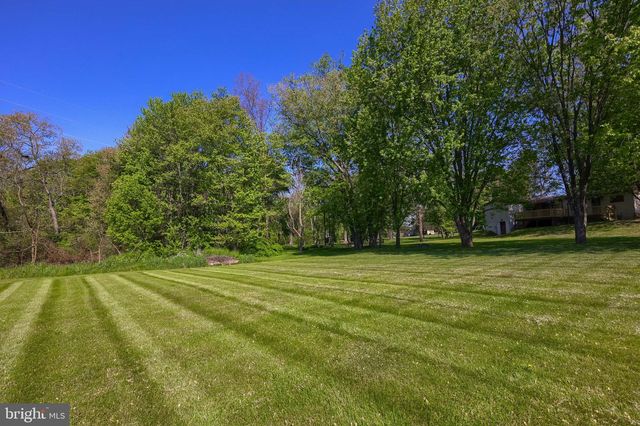 62 W SLOKOM AVE, Christiana, PA 17509