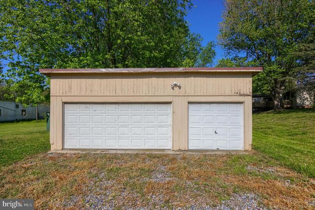 62 W SLOKOM AVE, Christiana, PA 17509