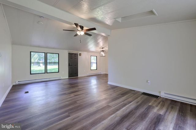62 W SLOKOM AVE, Christiana, PA 17509