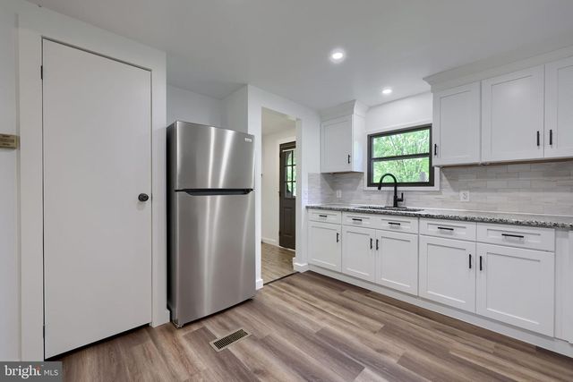 62 W SLOKOM AVE, Christiana, PA 17509