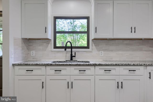 62 W SLOKOM AVE, Christiana, PA 17509