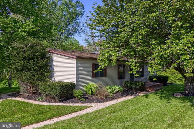 62 W SLOKOM AVE, Christiana, PA 17509