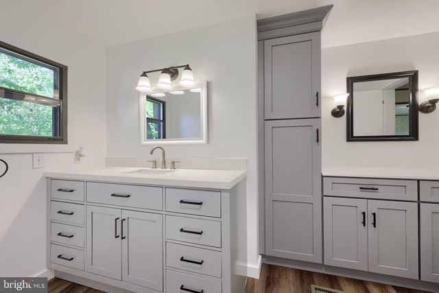 62 W SLOKOM AVE, Christiana, PA 17509