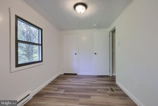62 W SLOKOM AVE, Christiana, PA 17509