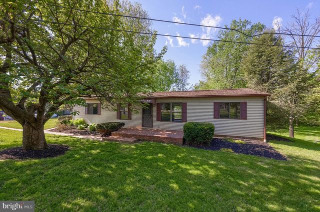 62 W SLOKOM AVE, Christiana, PA 17509