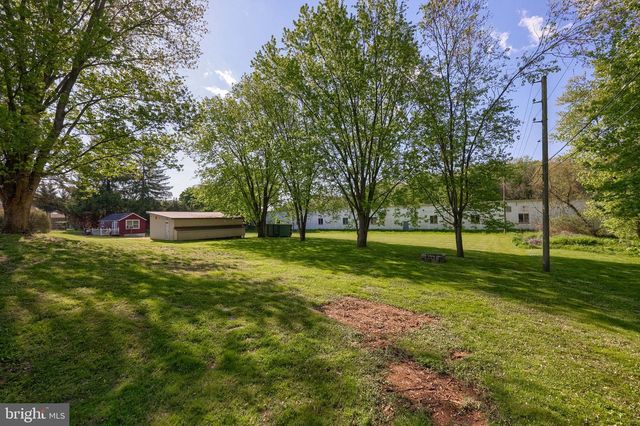 62 W SLOKOM AVE, Christiana, PA 17509