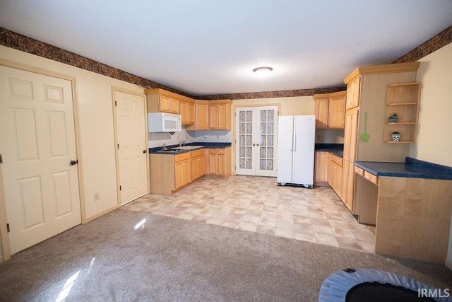 3900 N Vienna Woods Drive, Muncie, IN 47304