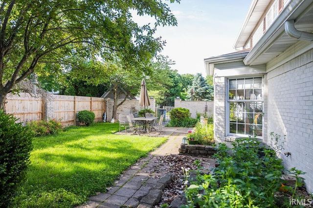 3900 N Vienna Woods Drive, Muncie, IN 47304
