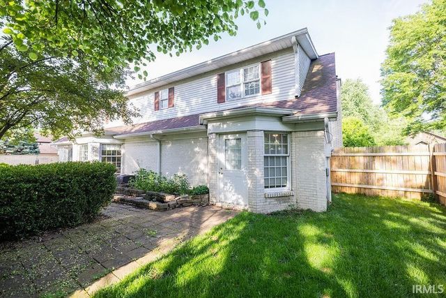 3900 N Vienna Woods Drive, Muncie, IN 47304