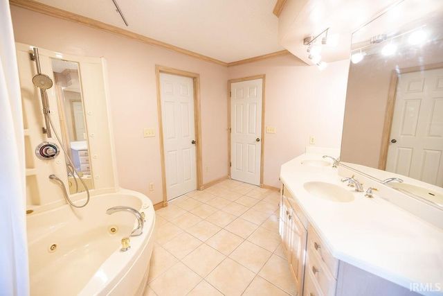 3900 N Vienna Woods Drive, Muncie, IN 47304