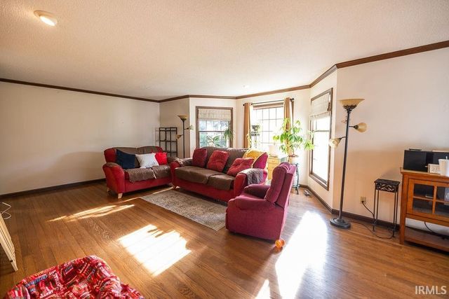 3900 N Vienna Woods Drive, Muncie, IN 47304
