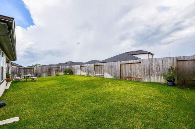 1237 Waterside Trace, Sealy, TX 77474