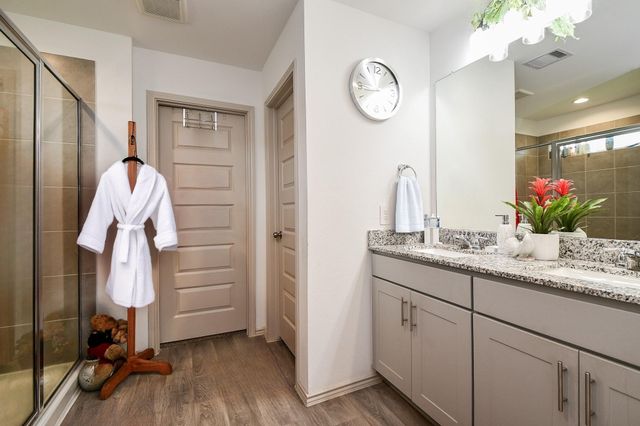 1237 Waterside Trace, Sealy, TX 77474