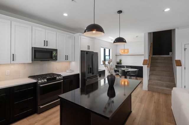 1735 3rd Street NE, Minneapolis, MN 55413