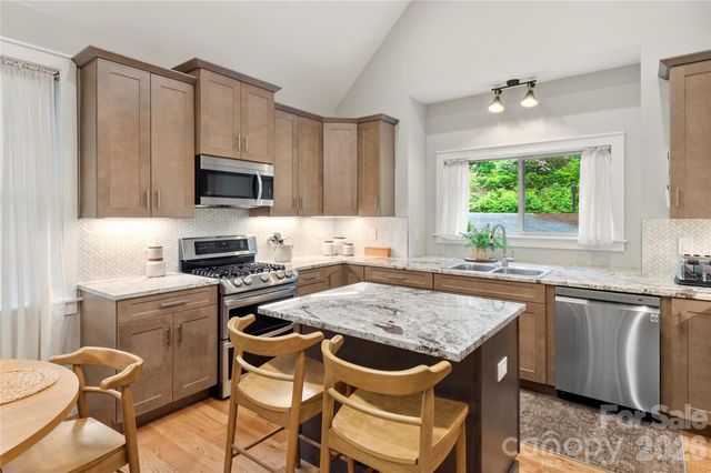 68 Huckleberry Ridge Lane, Zirconia, NC 28790