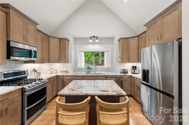 68 Huckleberry Ridge Lane, Zirconia, NC 28790