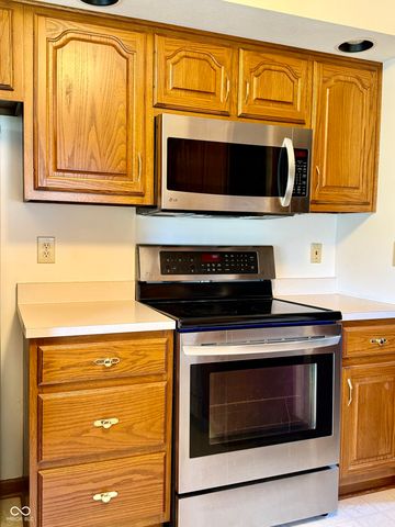 897 N Scott Drive, Greenwood, IN 46142