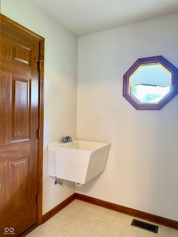 897 N Scott Drive, Greenwood, IN 46142