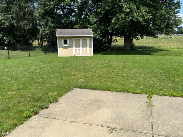 897 N Scott Drive, Greenwood, IN 46142