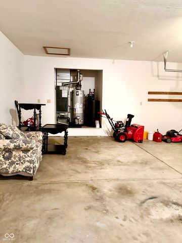 897 N Scott Drive, Greenwood, IN 46142