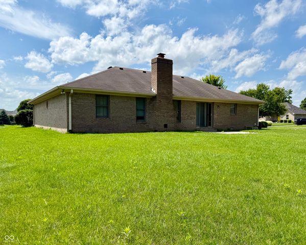 897 N Scott Drive, Greenwood, IN 46142