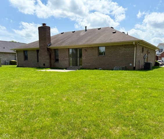 897 N Scott Drive, Greenwood, IN 46142