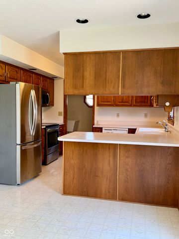 897 N Scott Drive, Greenwood, IN 46142
