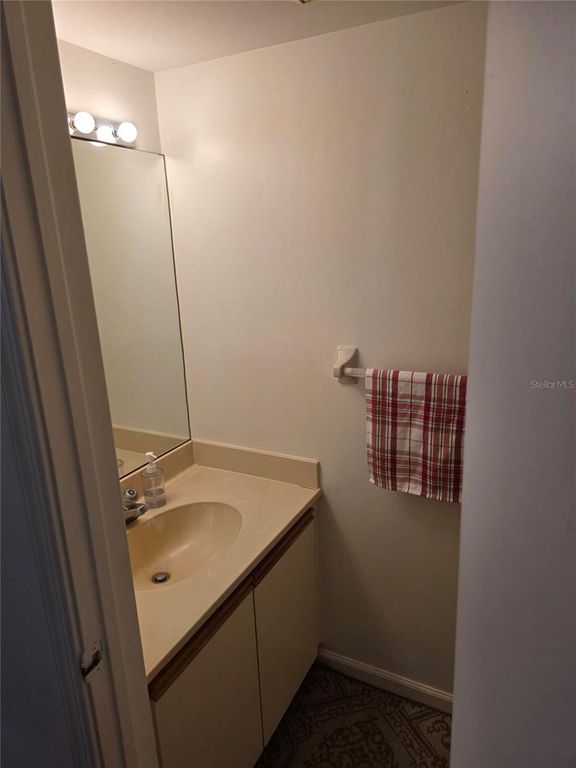 Image 11 of property listing at 1007 RAINTREE LANE, Palm Beach Gardens, FL 33410