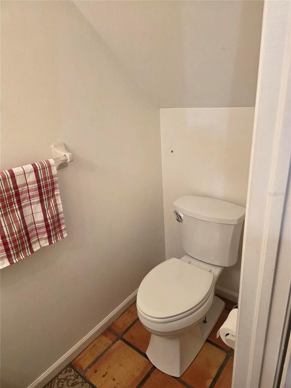 Image 12 of property listing at 1007 RAINTREE LANE, Palm Beach Gardens, FL 33410