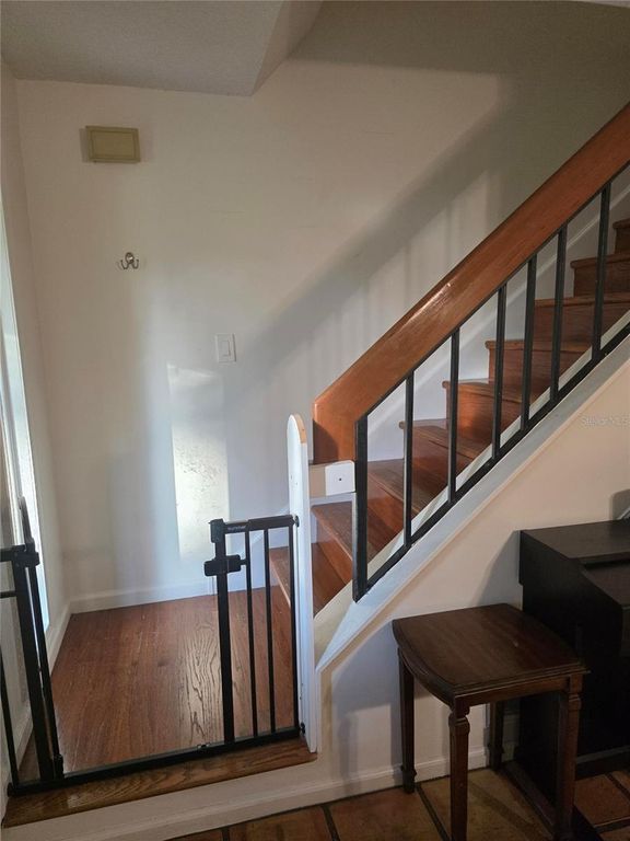 Image 13 of property listing at 1007 RAINTREE LANE, Palm Beach Gardens, FL 33410