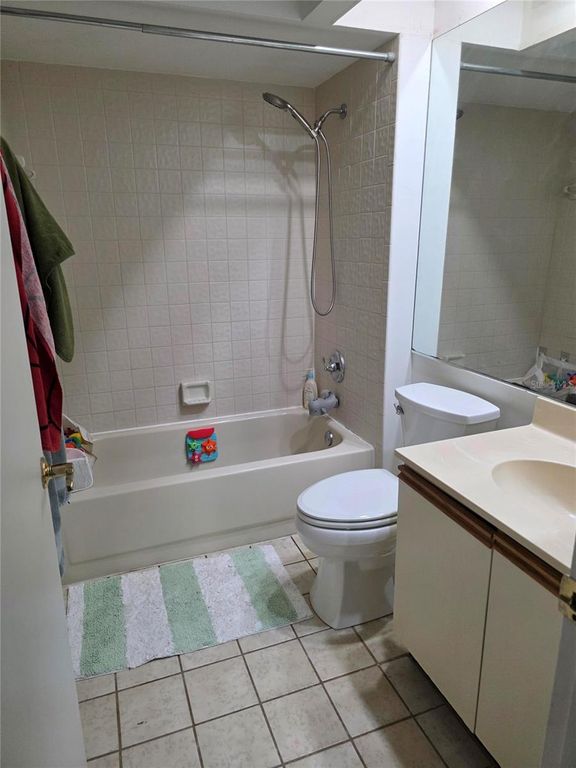 Image 24 of property listing at 1007 RAINTREE LANE, Palm Beach Gardens, FL 33410