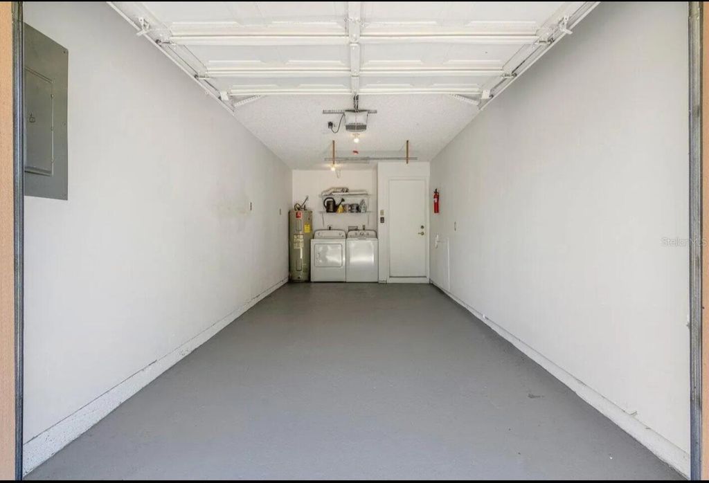 Image 25 of property listing at 1007 RAINTREE LANE, Palm Beach Gardens, FL 33410