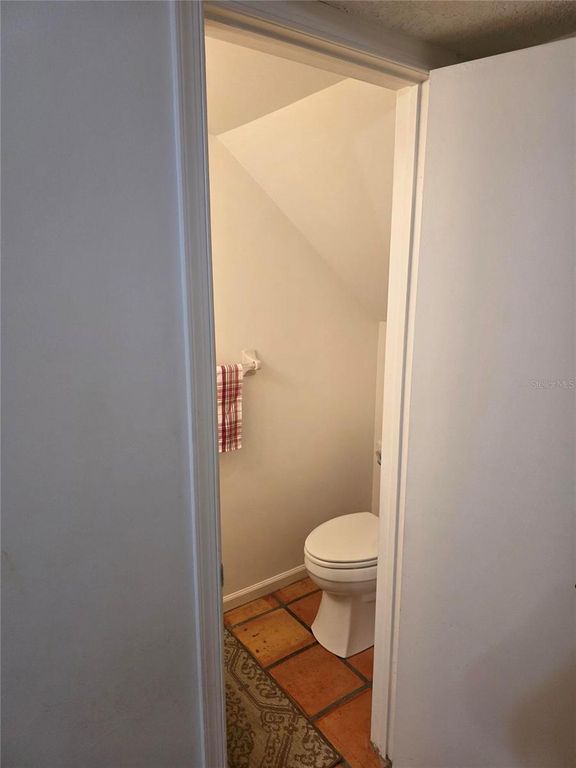 Image 10 of property listing at 1007 RAINTREE LANE, Palm Beach Gardens, FL 33410