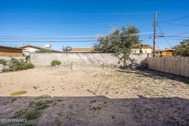 1005 Stull Drive, Las Cruces, NM 88001